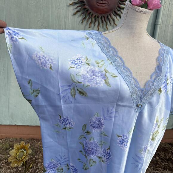 Vtg 90s Satin lace floral nightgown - Picture 2 of 5